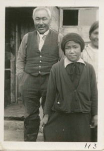 Image of Eskimo [Inuk] Bart, daughter and wife